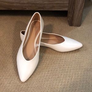 Super cute pair of flats